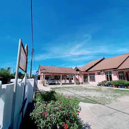 Hellokitty House - Unit 1 Villa Kuala Terengganu Exterior photo