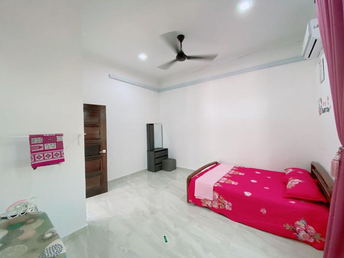 Hellokitty House - Unit 1 Villa Kuala Terengganu Exterior photo