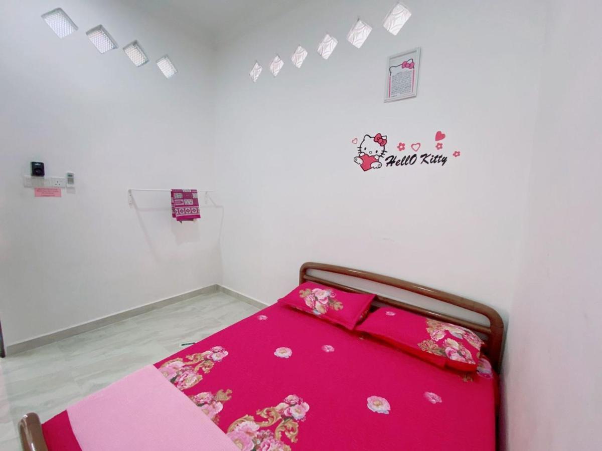 Hellokitty House - Unit 1 Villa Kuala Terengganu Exterior photo
