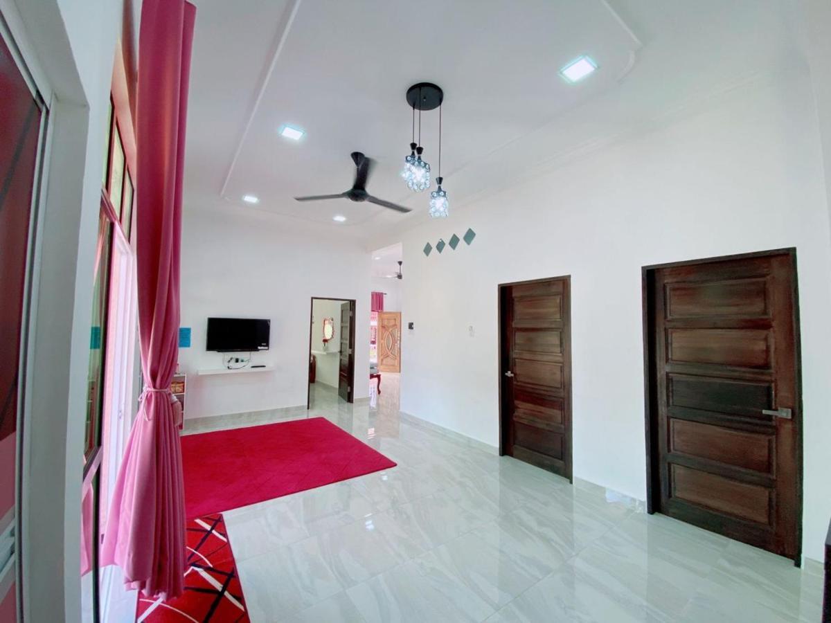 Hellokitty House - Unit 1 Villa Kuala Terengganu Exterior photo