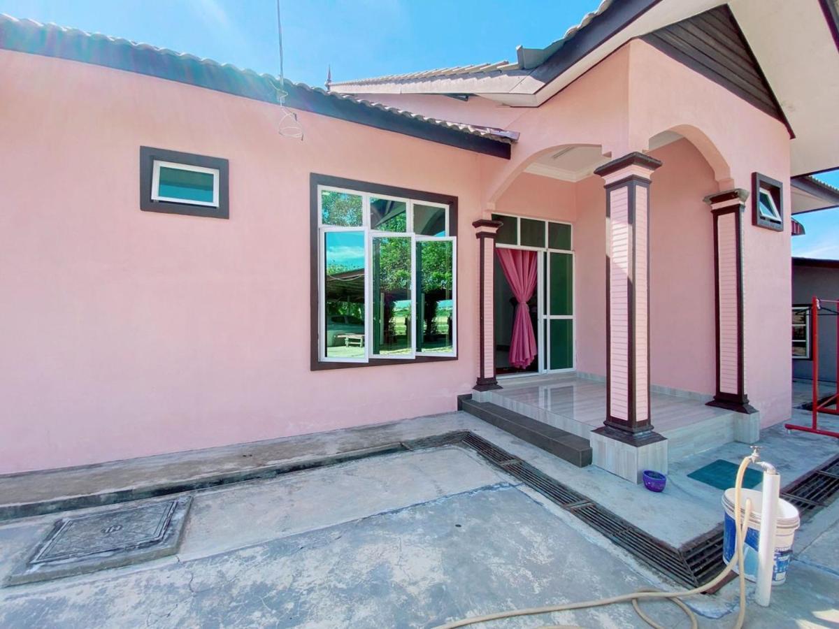 Hellokitty House - Unit 1 Villa Kuala Terengganu Exterior photo